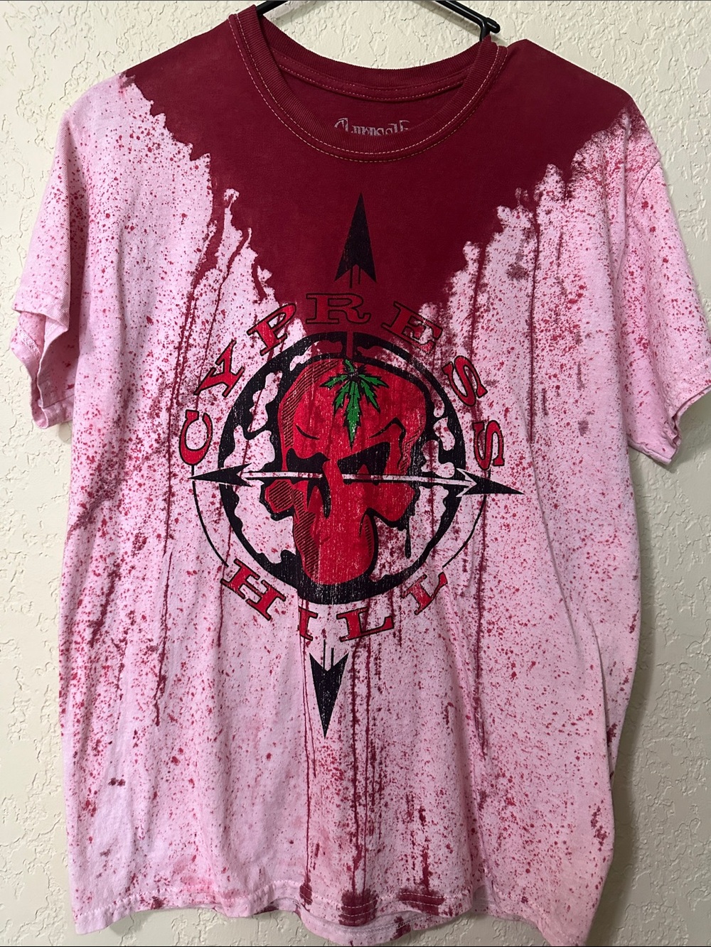 Cypress Hill Men’s Pink & Burgundy Graphic Short Sleeve Concert Tee
M